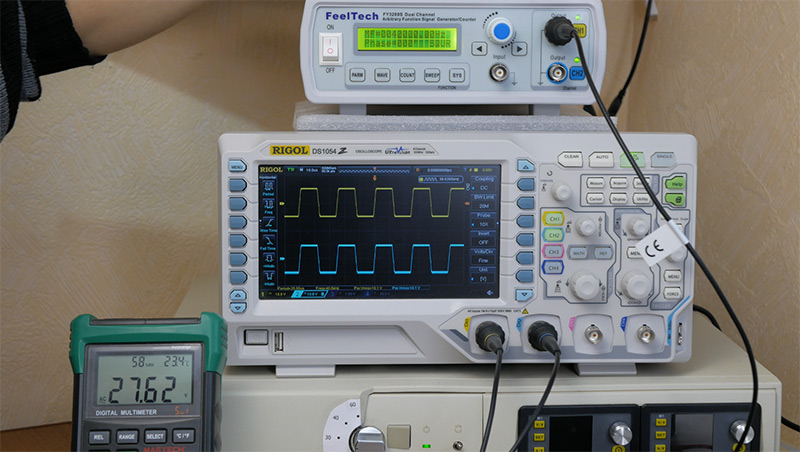 UPC2581V-150-meandr-40jpg.jpg