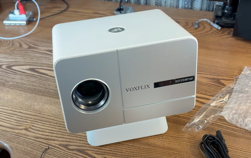 VOXFLIX X9 Ultra Projector.jpg