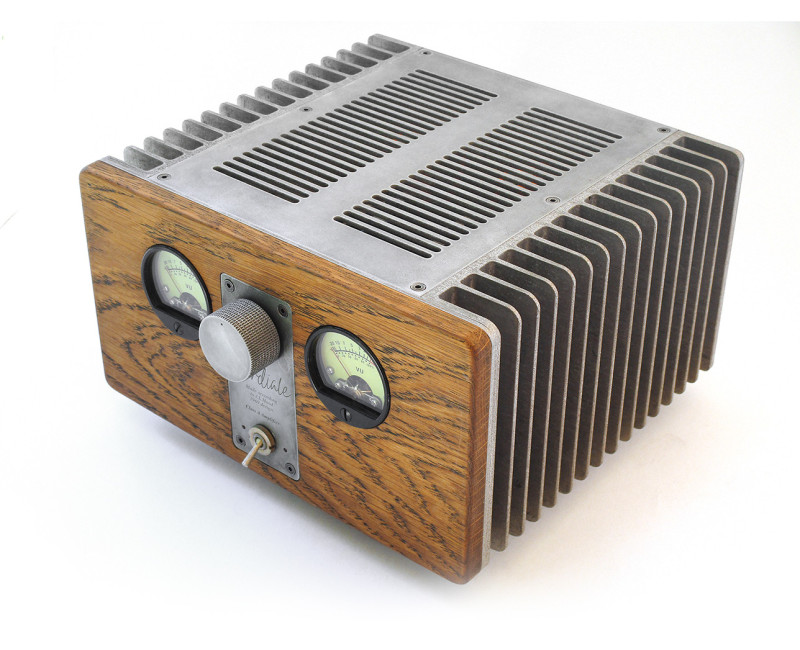 02-Front Amp.jpg