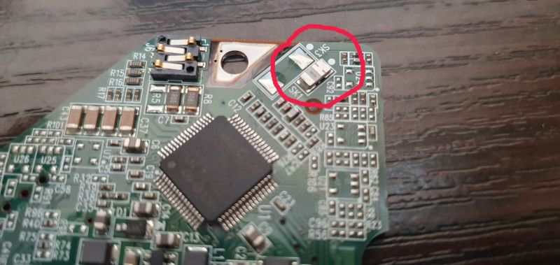 Датчик ускорения на плате винчестера