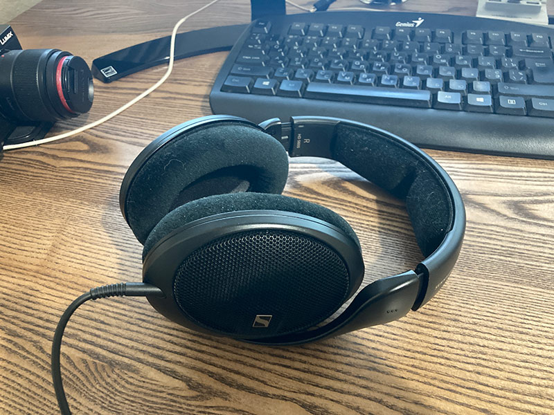 Sennheiser-HD-560S.jpg